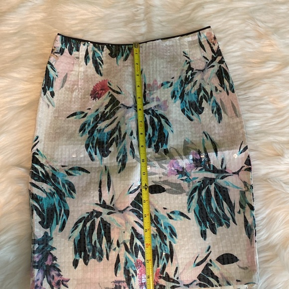 NWT H&M Tropical FLORAL SEQUIN, PENCIL MINI SKIRT US 6 - Picture 6 of 7